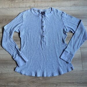 Patagonia Henley long sleeve waffle knit grey medium